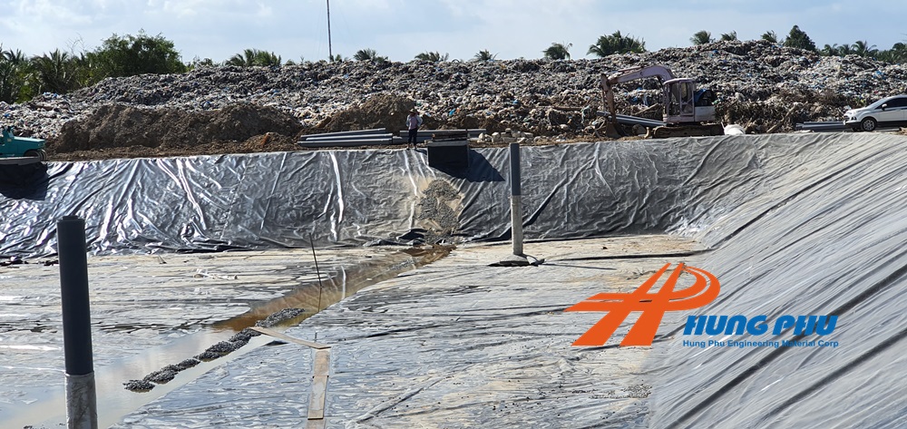 Bạt nhựa HDPE trong xử lý rác thải nhựa