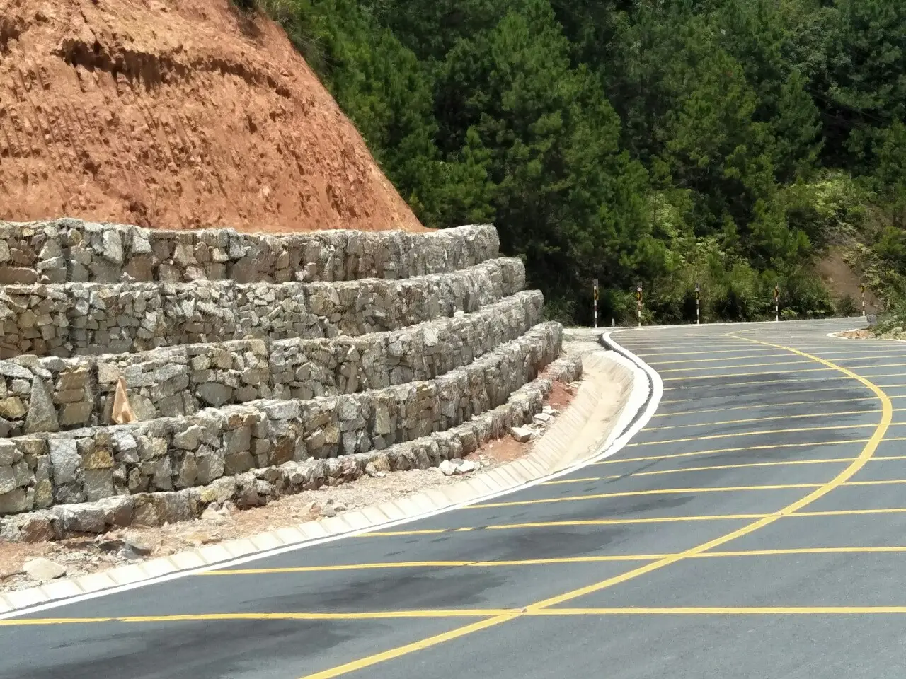 Rọ đá dây đan bọc nhựa PVC