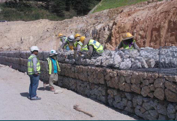 Tường Đất Gia Cố trong Khai Thác Quặng Sắt: Nghiên Cứu Trường Hợp của Vale Lumut, Perak, Malaysia