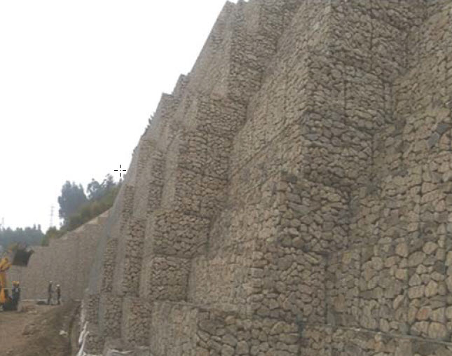 Tường Chắn Rọ Đá tại Trạm Biến Áp Mugueiras, Bồ Đào Nha: Giải Pháp Hiệu Quả cho Các Thách Thức Địa Hình