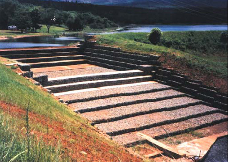 Bảo Vệ Đập Molodzwi, Limpopo, Nam Phi: Một Giải Pháp Bền Vững cho Kiểm Soát Lũ và Xói Mòn