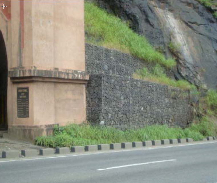 Giải Pháp Tường Chắn Bằng Rọ Đá: Nâng Cấp Đường Cao Tốc Mumbai-Pune