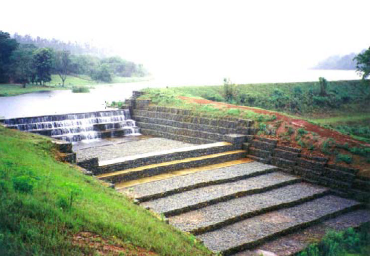 Bảo Vệ Đập Molodzwi, Limpopo, Nam Phi: Một Giải Pháp Bền Vững cho Kiểm Soát Lũ và Xói Mòn