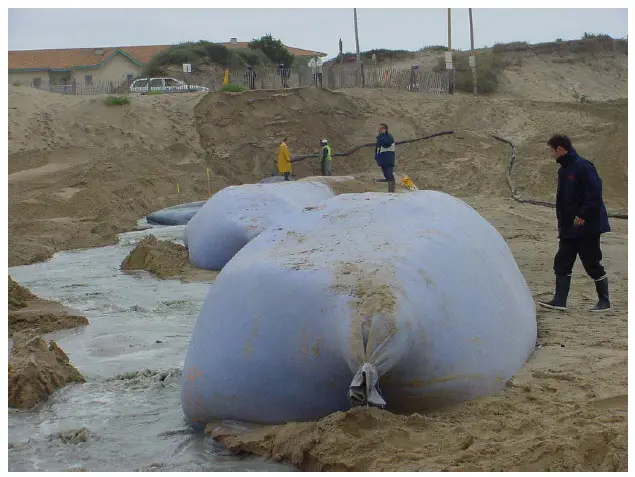 Bảo vệ bờ biển bằng công nghệ lọc địa kỹ thuật