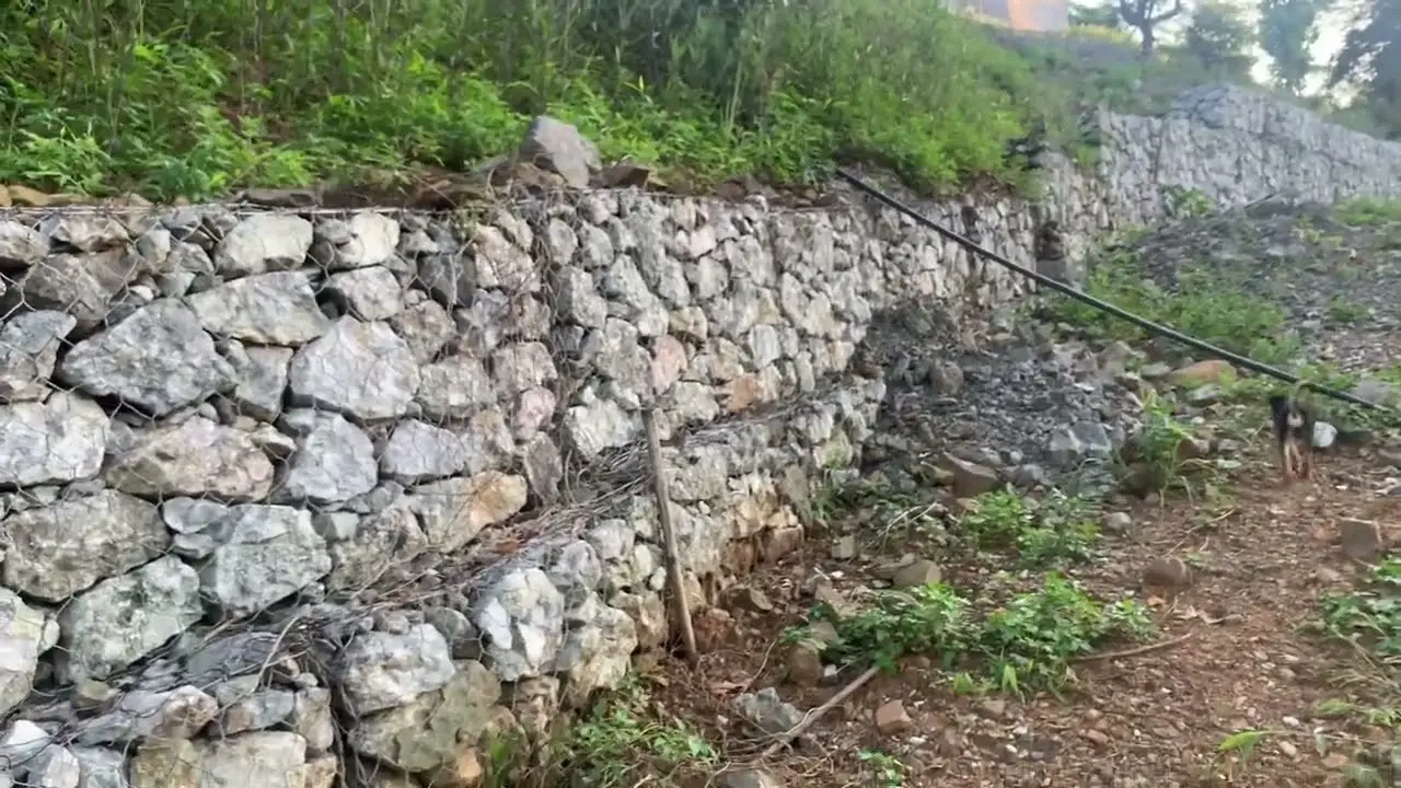 Đất Chảy Là Gì ? Hiểu Rõ Về Hiện Tượng Tự Nhiên Này Và Những Ảnh Hưởng Đến Cuộc Sống Đất Chảy Là Gì ? Hiểu Rõ Về Hiện Tượng Tự Nhiên Này Và Những Ảnh Hưởng Đến Cuộc Sống