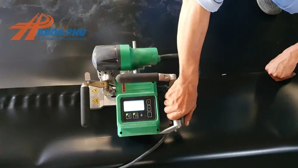 Hàn màng chống thấm HDPE - Các bước thi công và tầm quan trọng của thiết bị hàn