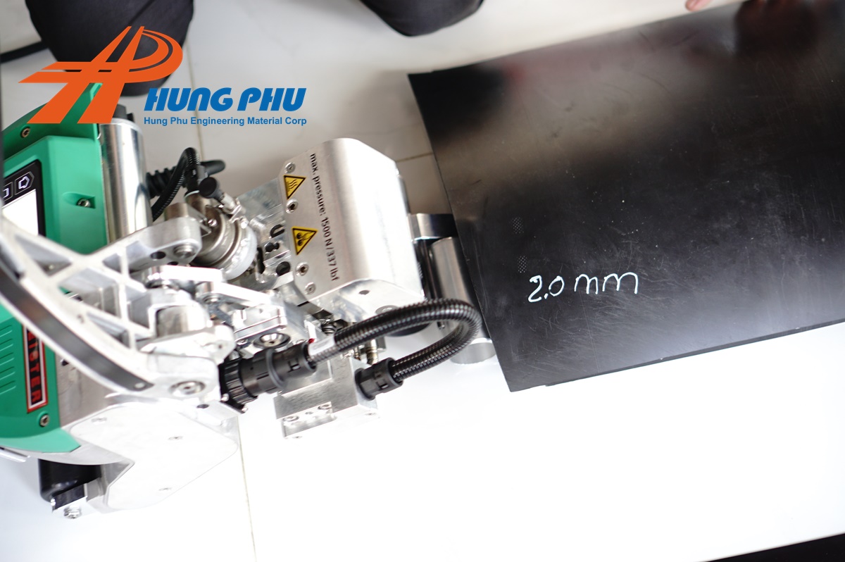 Giá Bạt HDPE cùng dịch vụ lắp đặt và cho thuê máy hàn bạt HDPE từ Hưng Phú