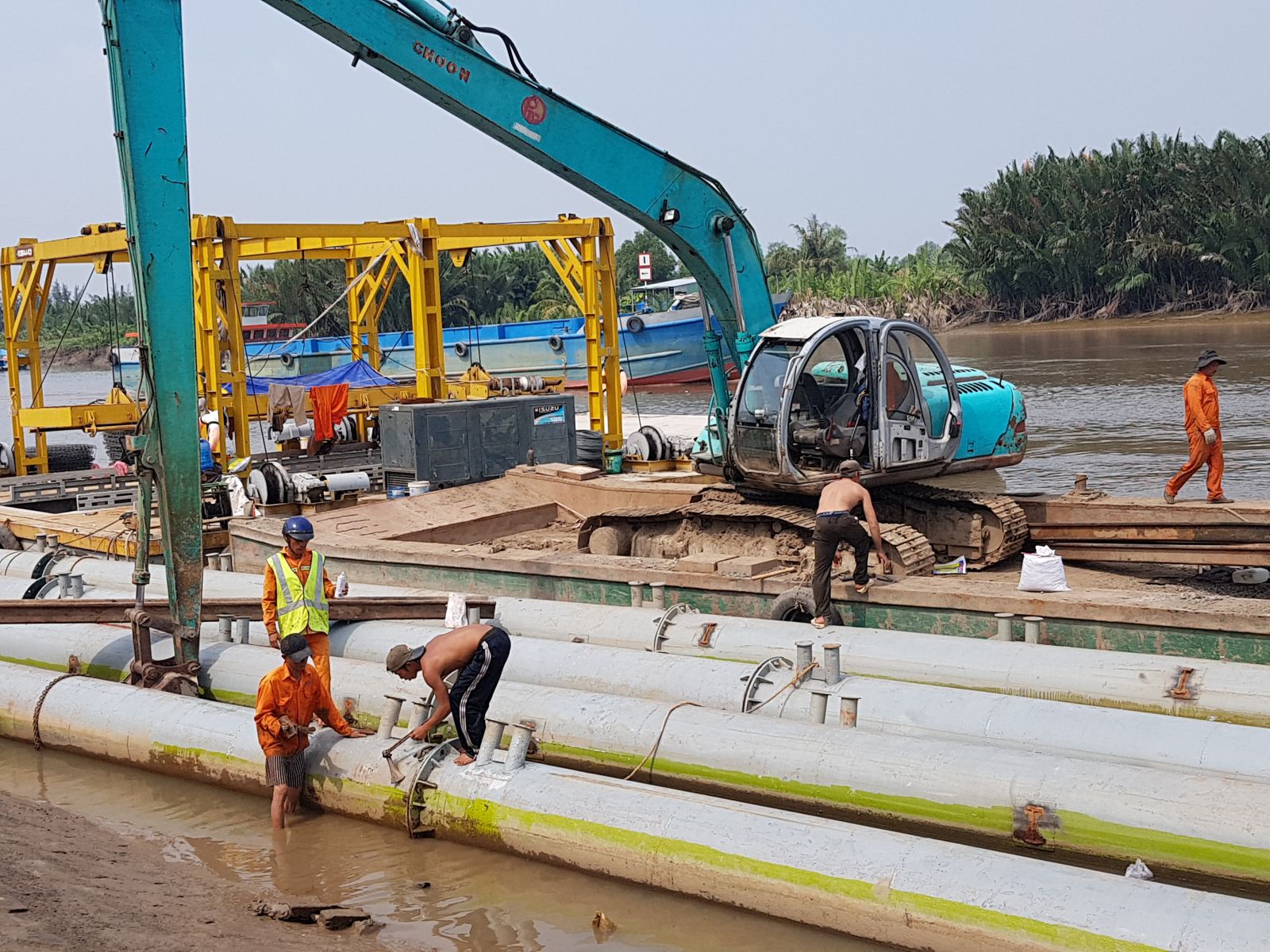 Trải Vải Địa Kỹ Thuật Dưới Nước