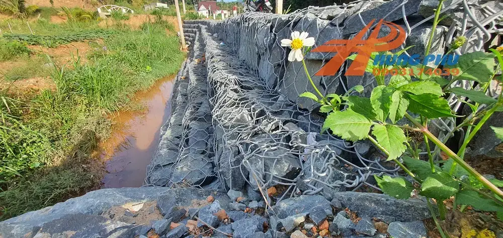 Rọ đá mạ kẽm và công trình tường chắn bảo vệ đường quốc lộ 27 - Đèo KrongPha