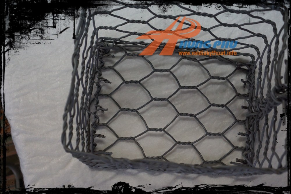 So Sánh Rọ Đá Bọc Nhựa PVC vs Mạ Kẽm - Chọn Giải Pháp Nào Cho Công Trình Bền Vững?