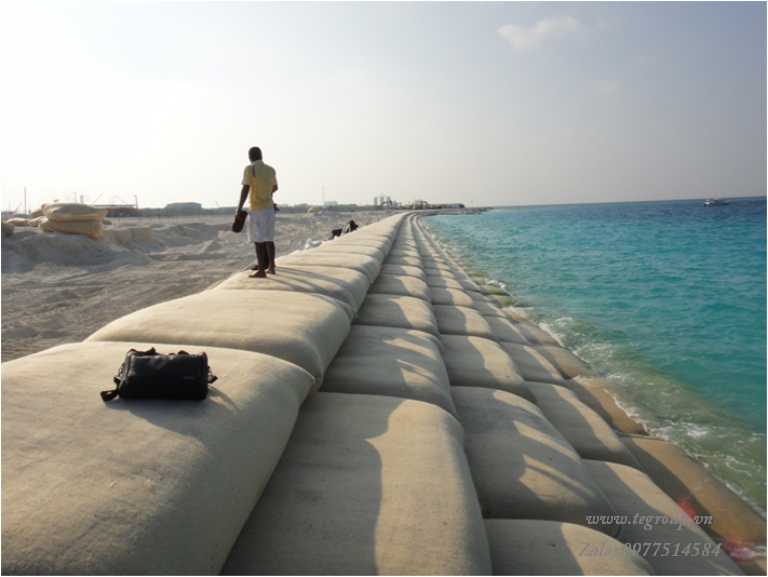 Thi công ống địa kỹ thuật trên nền đất không ổn định