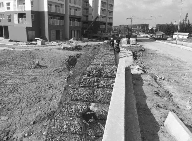 Ứng dụng rọ đá vỏ lưới nhựa chống xói bờ kè trong môi trường xâm thực