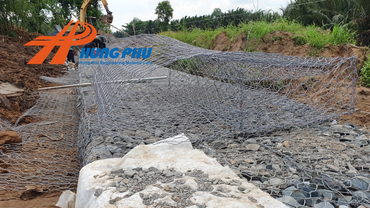 Rọ đá dây đan bọc nhựa PVC