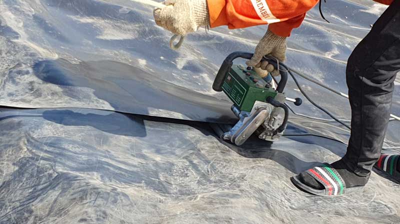 Thiết bị hàn màng HDPE